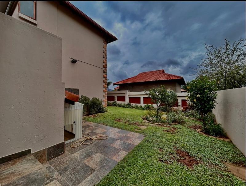 6 Bedroom Property for Sale in Birdwood Estate North West